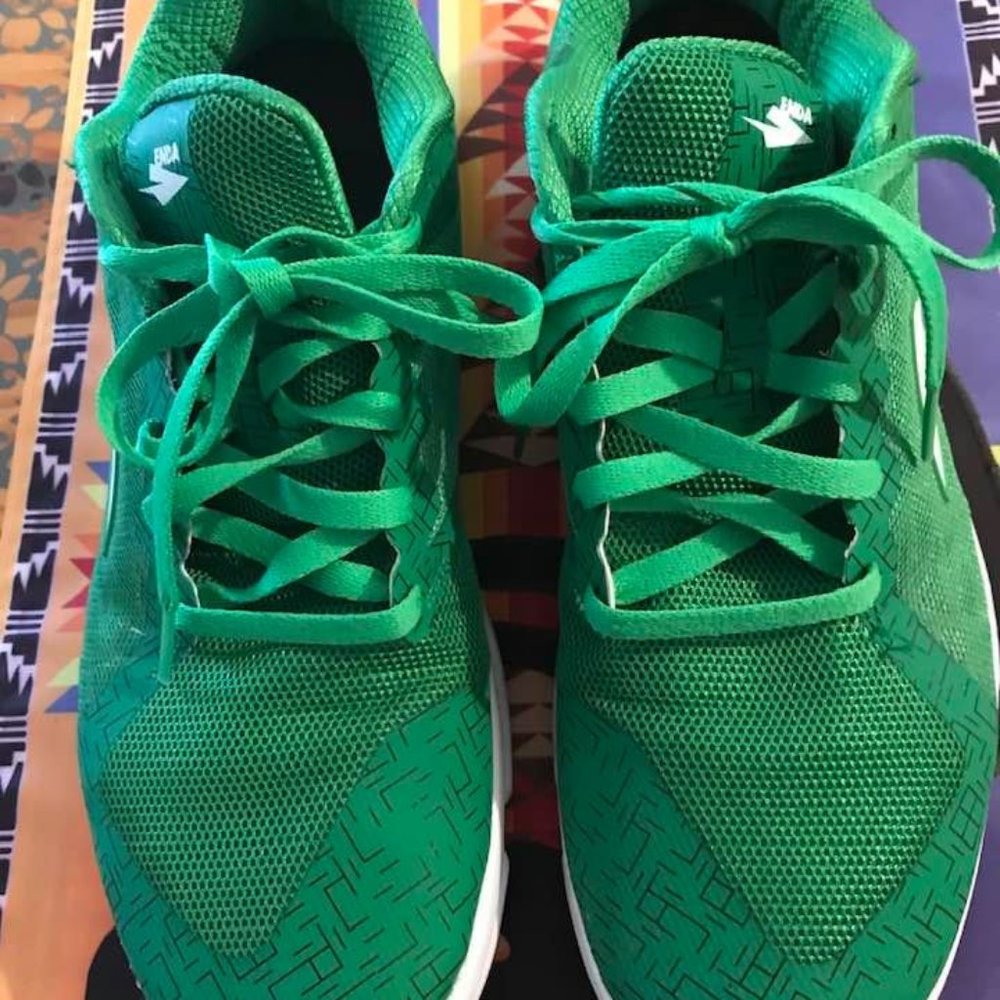 Running tennis shoes by Enda